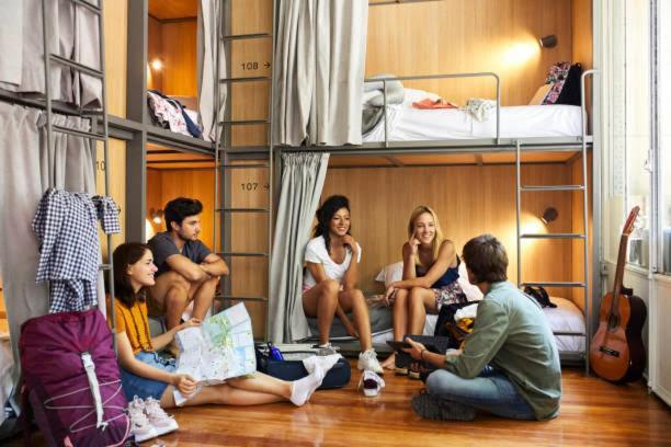 Happy Living Dormitory Kannur Railway Station Buitenkant foto